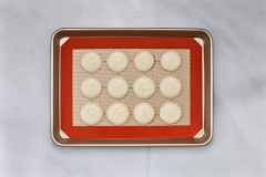 Baked macaron shells